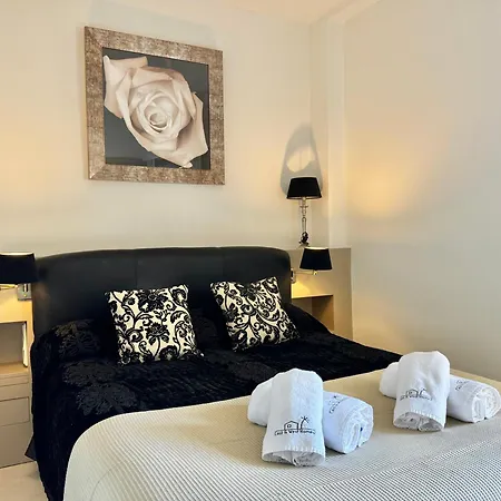 Lejlighed Seafront Skol Center By Eaw Homes Marbella