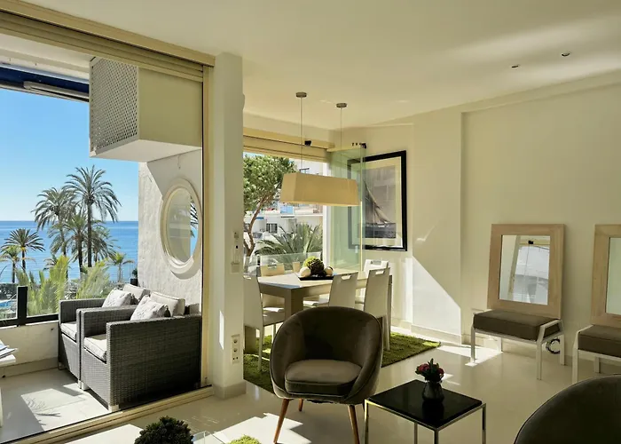 Seafront Skol Center By Eaw Homes 马尔韦利亚