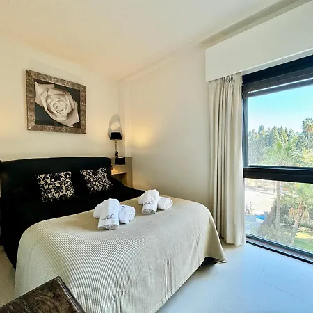 Seafront Skol Center By Eaw Homes *